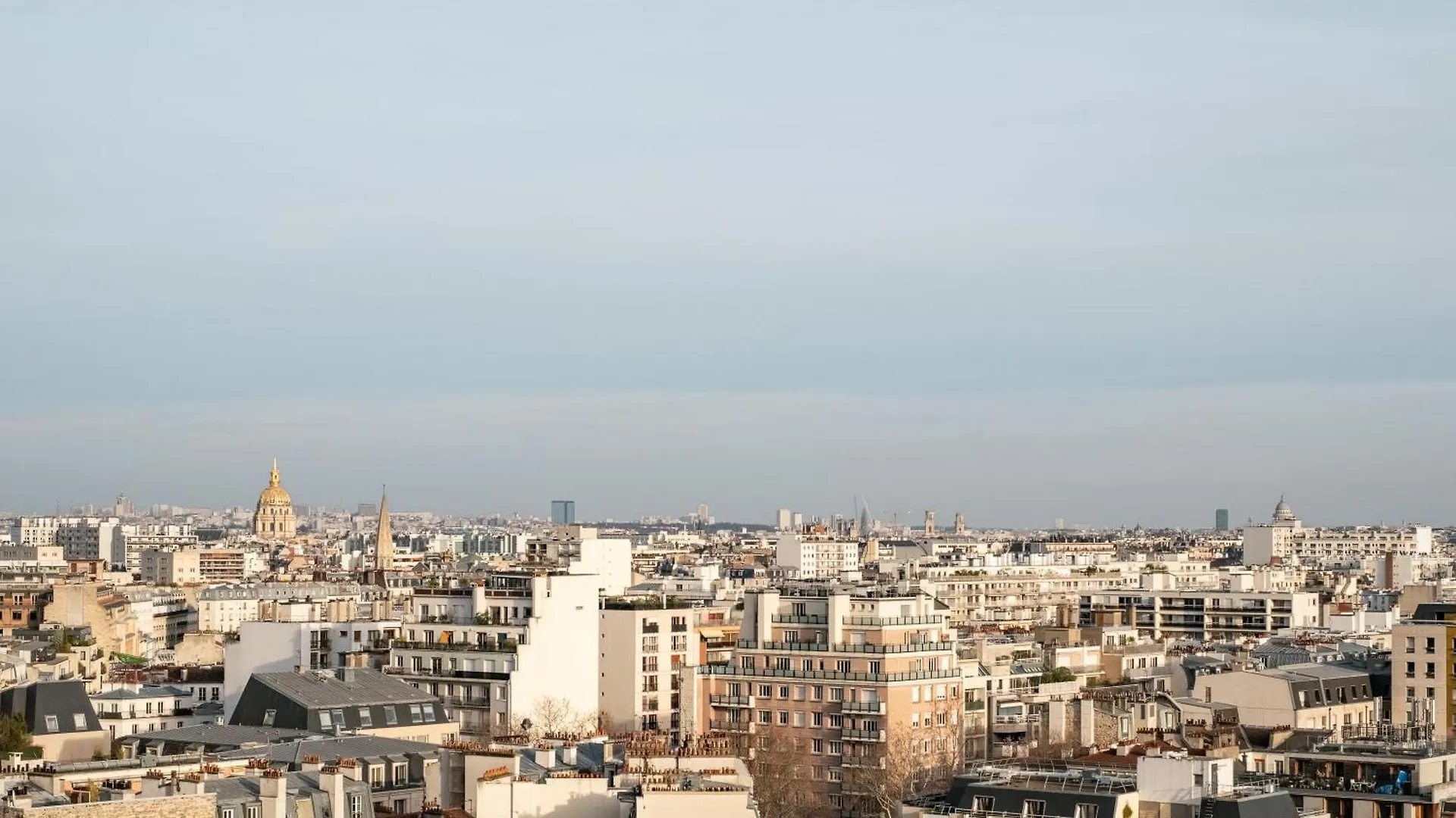 Veeve - Riverside Heights Paris France